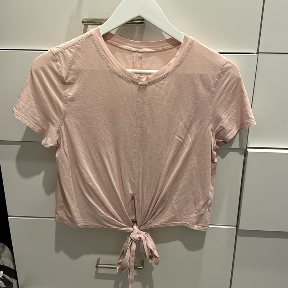 Pink cropped Lululemon cotton shirt